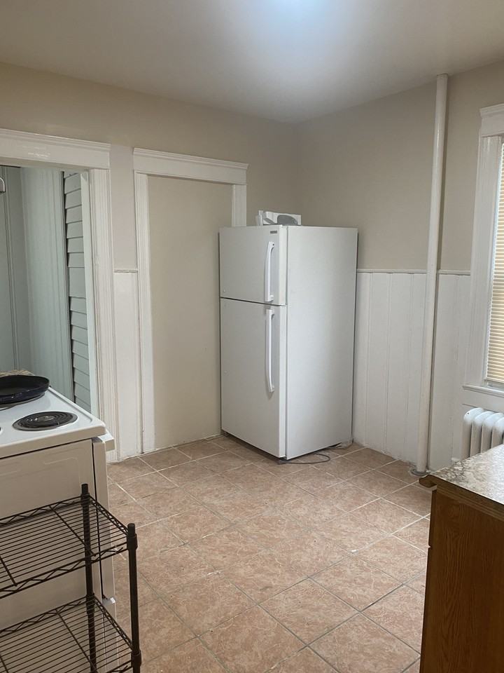 832 Calhoun Ave #1R - Photo 2 of 14