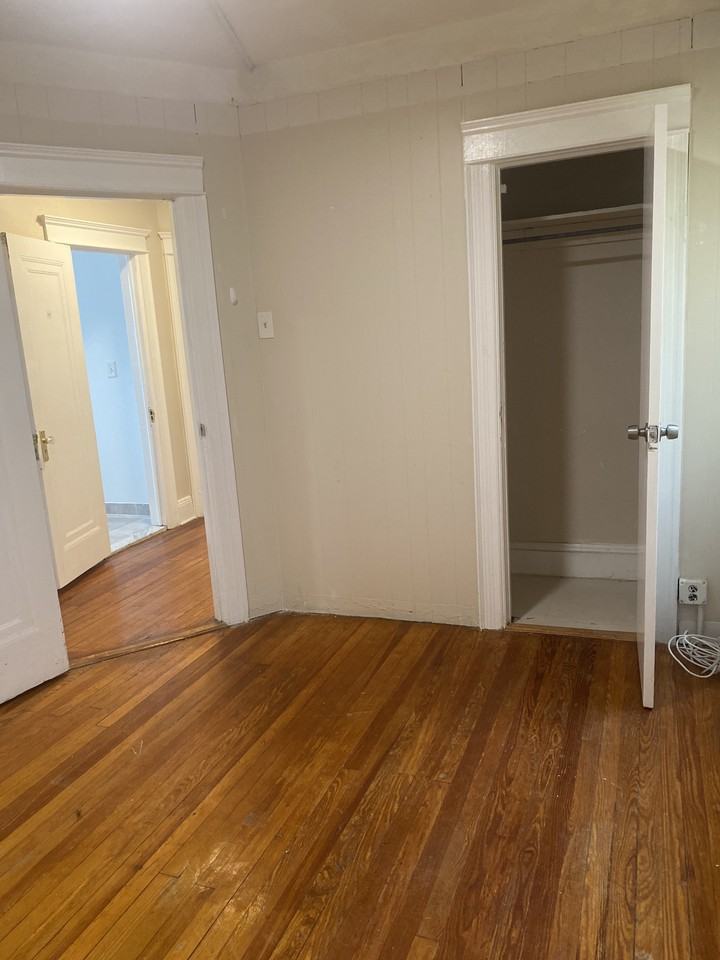 832 Calhoun Ave #1R - Photo 4 of 14