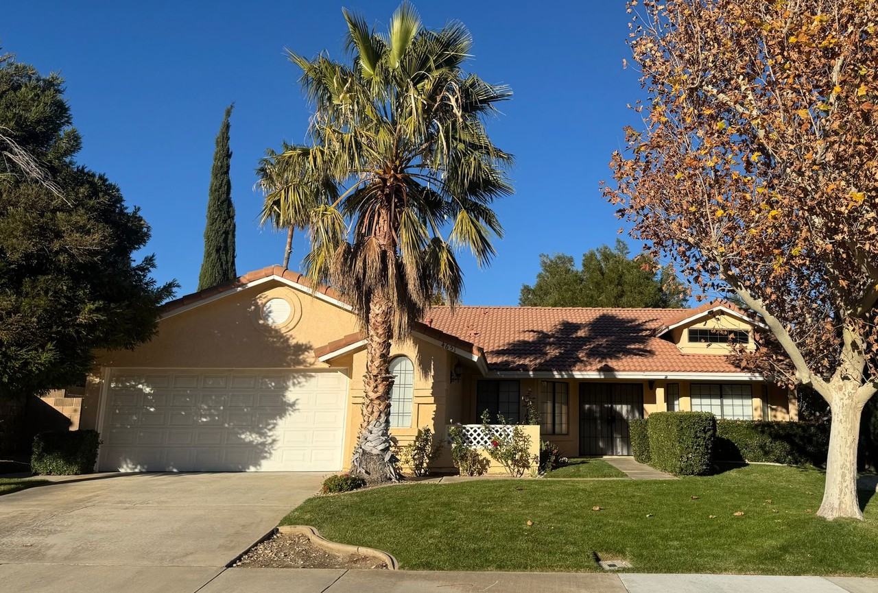 4651 Sungate Dr - Photo 2 of 34