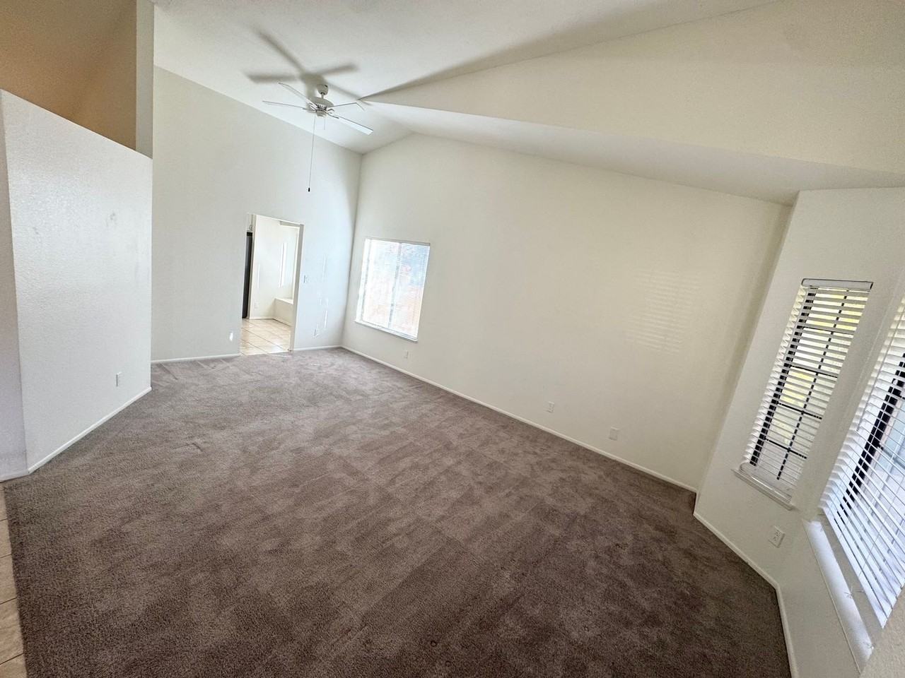 4651 Sungate Dr - Photo 7 of 34