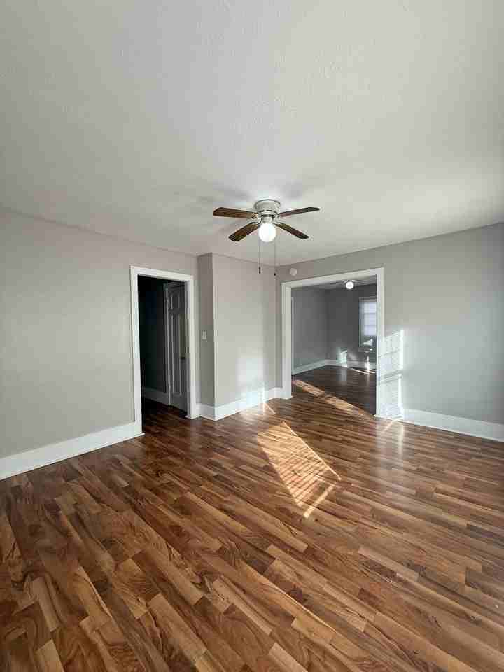 1911 Park Ave - Photo 3 of 6