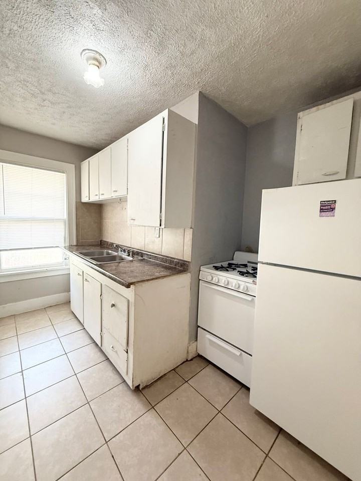 1911 Park Ave - Photo 5 of 6