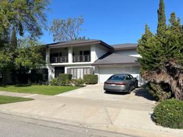 featured image of 2937 E Craig Dr