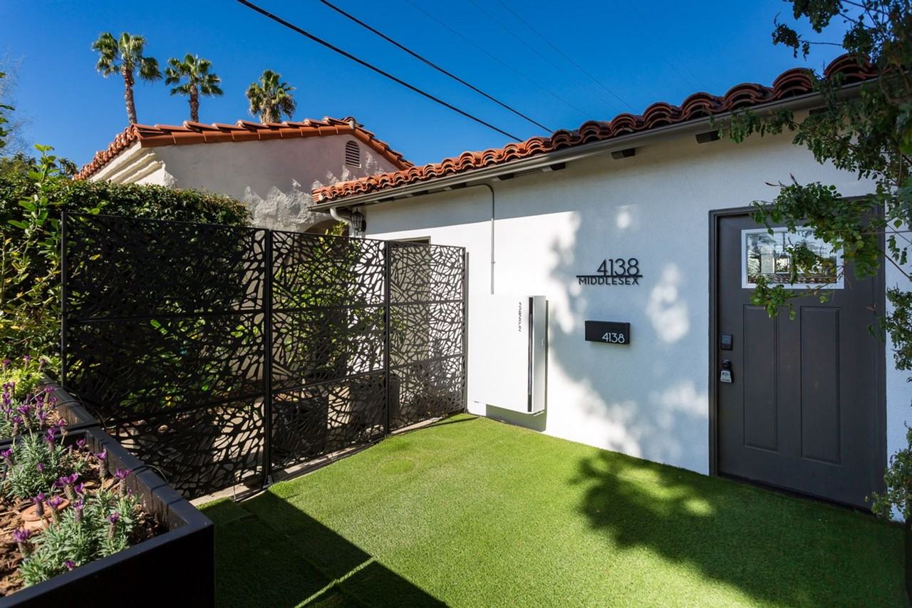 4138 Middlesex Dr - Photo 2 of 12