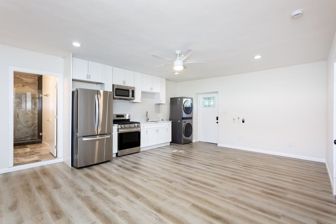 4138 Middlesex Dr - Photo 6 of 12