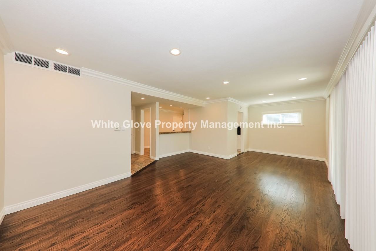 317 N Orange Ave - Photo 5 of 17