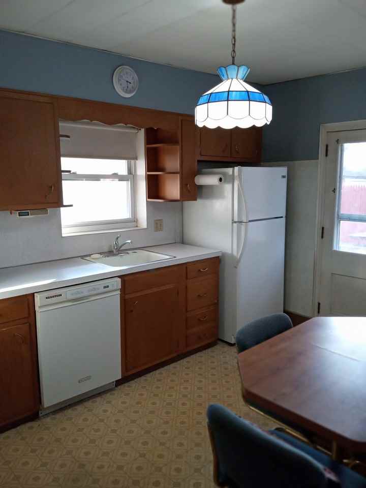 1134 W Wyoming St #NA - Photo 4 of 9