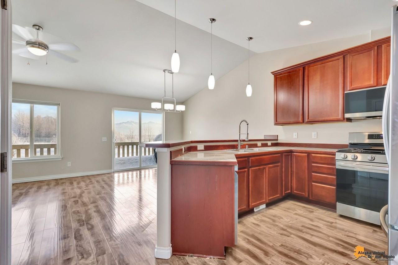 1584 Northbluff Dr - Photo 2 of 34