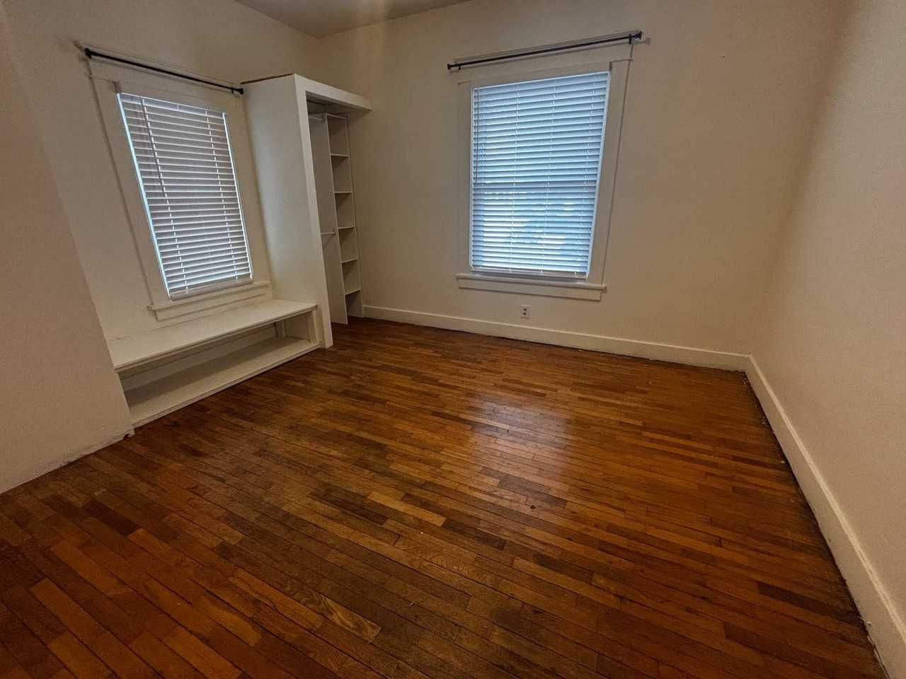 1104 Pierre St - Photo 7 of 15