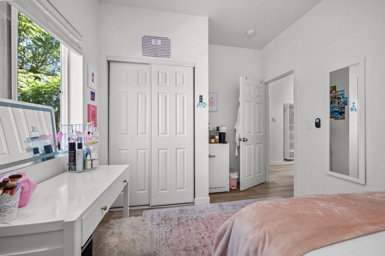 6235 Hobart St - Photo 2 of 13