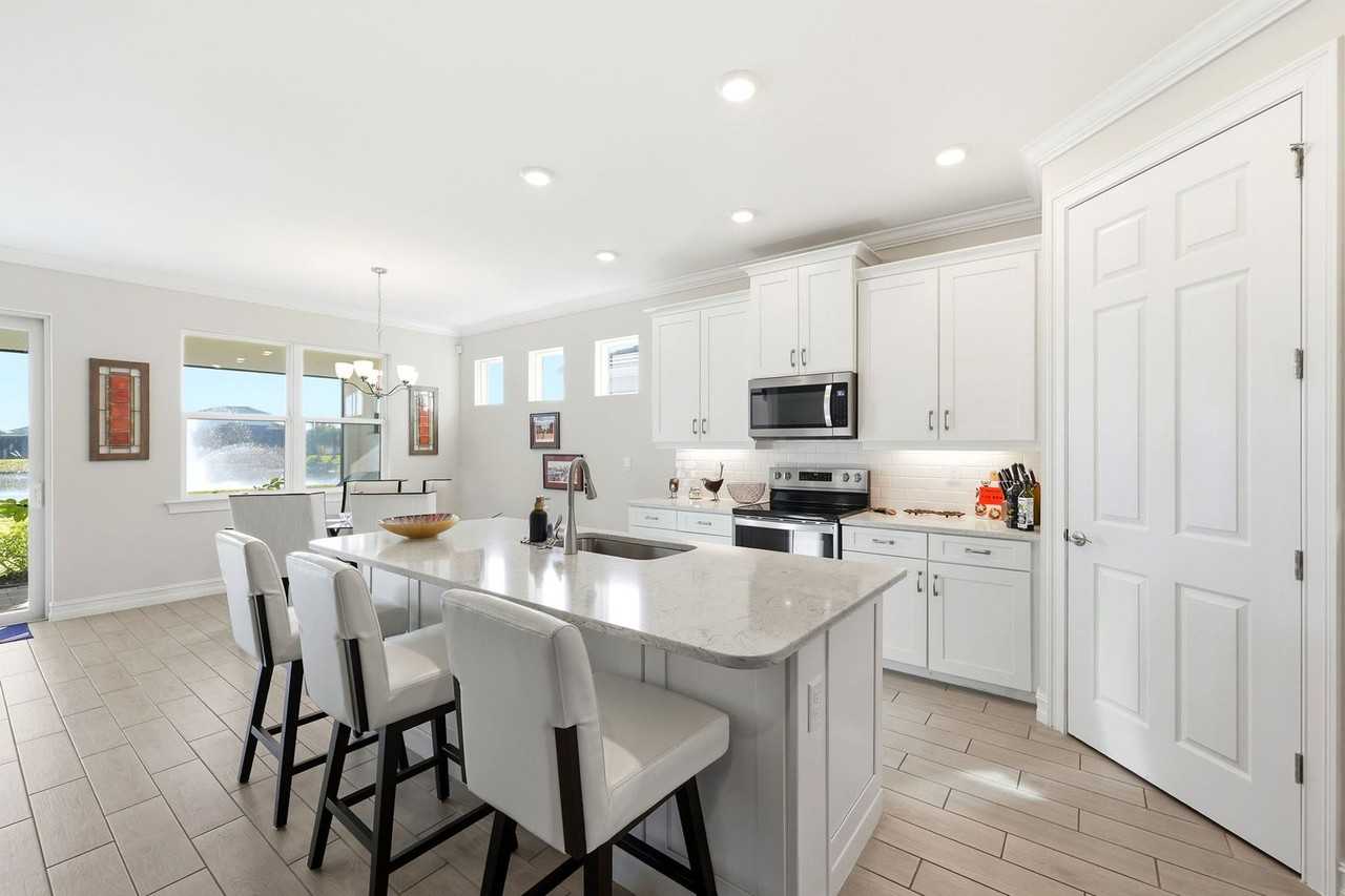 28029 Sanibel Sands St - Photo 3 of 21