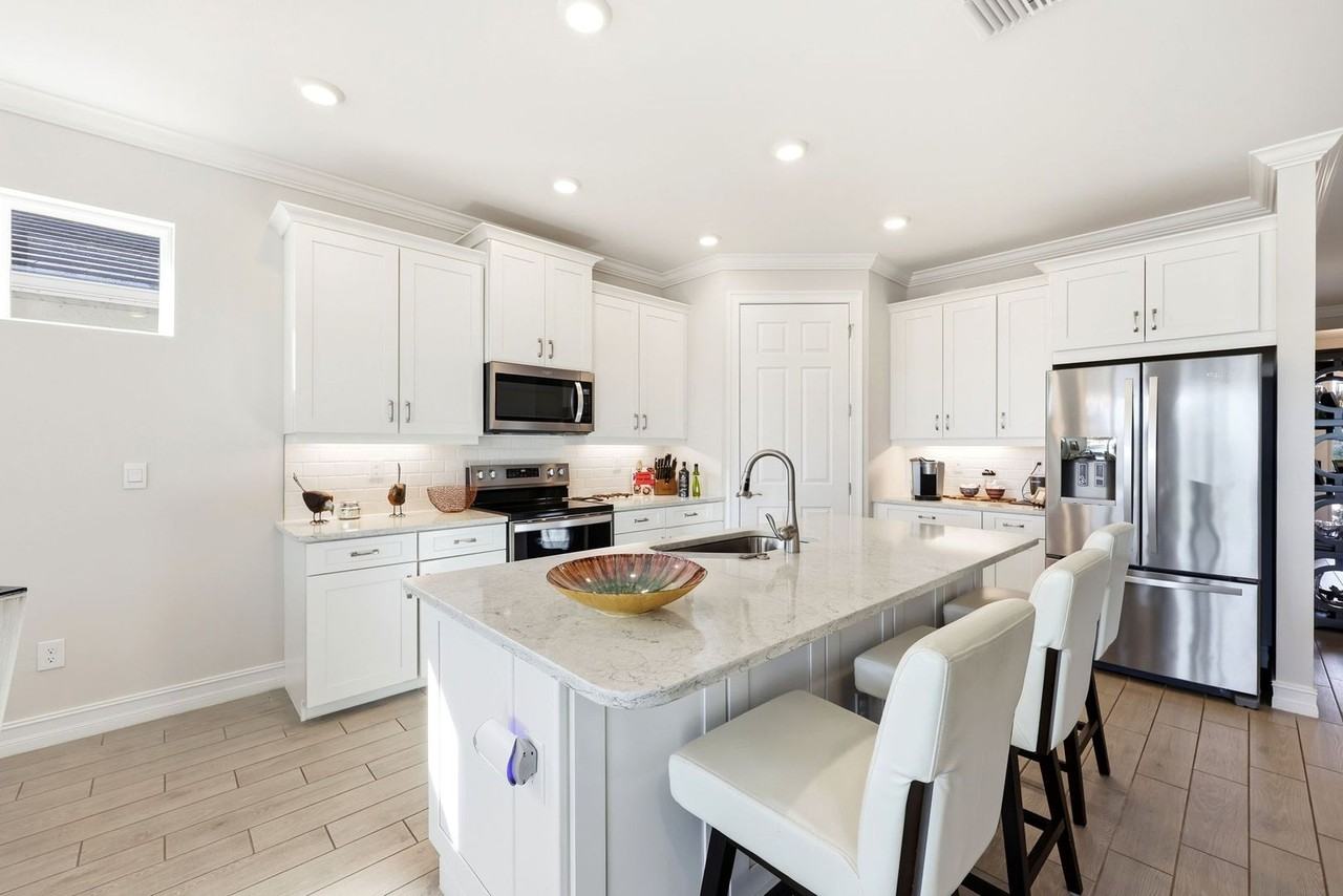 28029 Sanibel Sands St - Photo 4 of 21