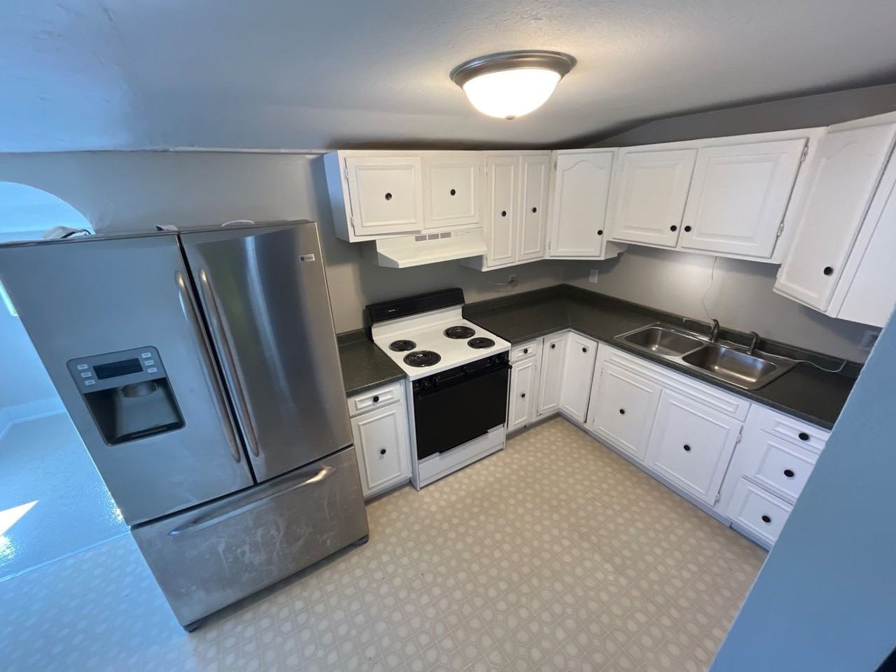 708 E North St - Photo 5 of 9