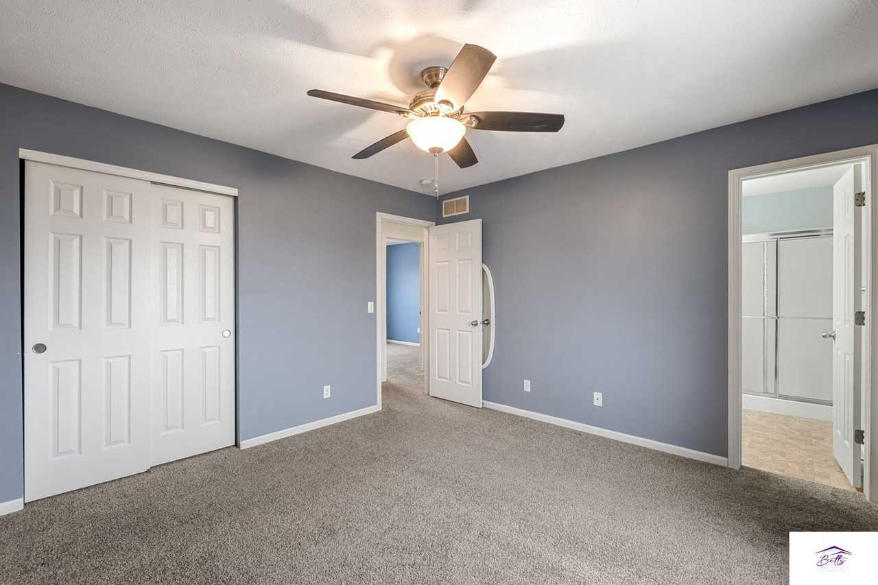 15828 Blackwalnut St - Photo 7 of 19