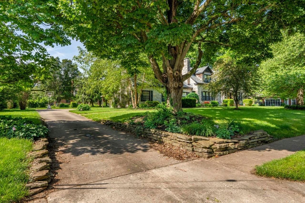 918 E Portland St - Photo 2 of 28