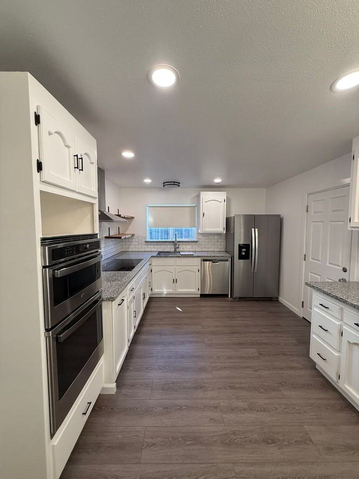 3 Cordelia Dr - Photo 3 of 11