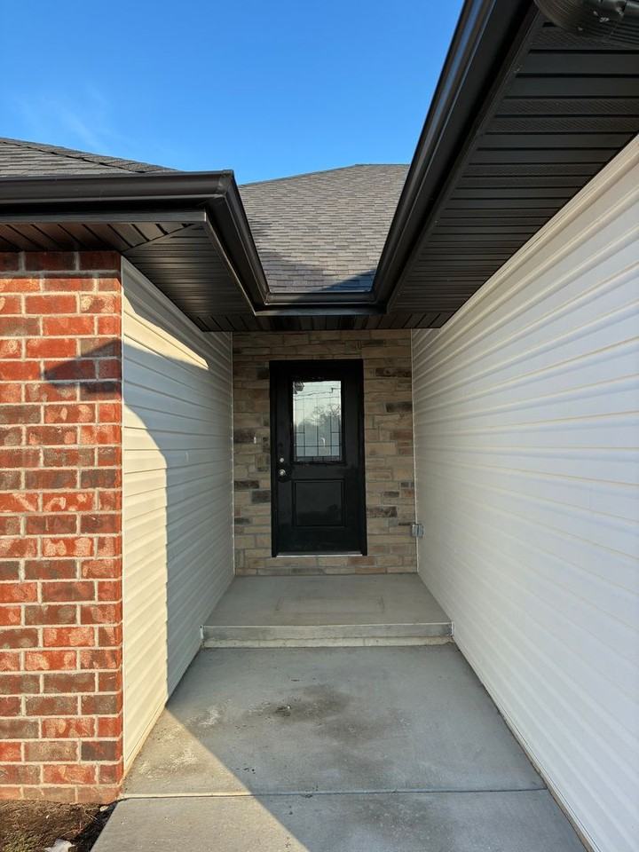 1912 S 18th Ave #A - Photo 2 of 4