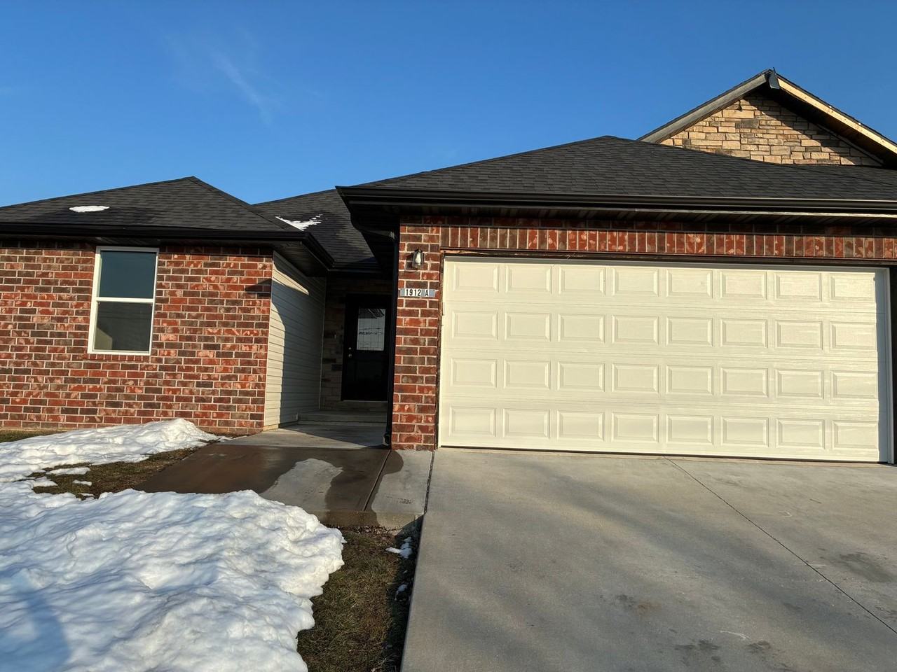 1912 S 18th Ave #A - Photo 3 of 4