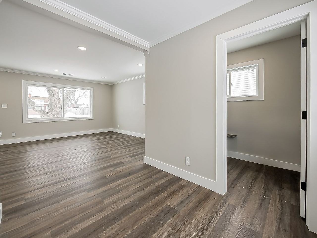 26754 Margaret St - Photo 6 of 18