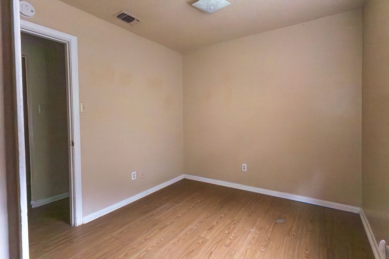 11702 Welcome Dr - Photo 4 of 21