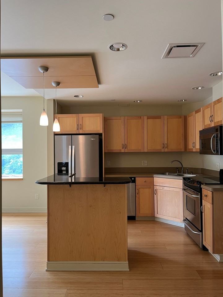 Gateway Commons - Photo 7 of 11