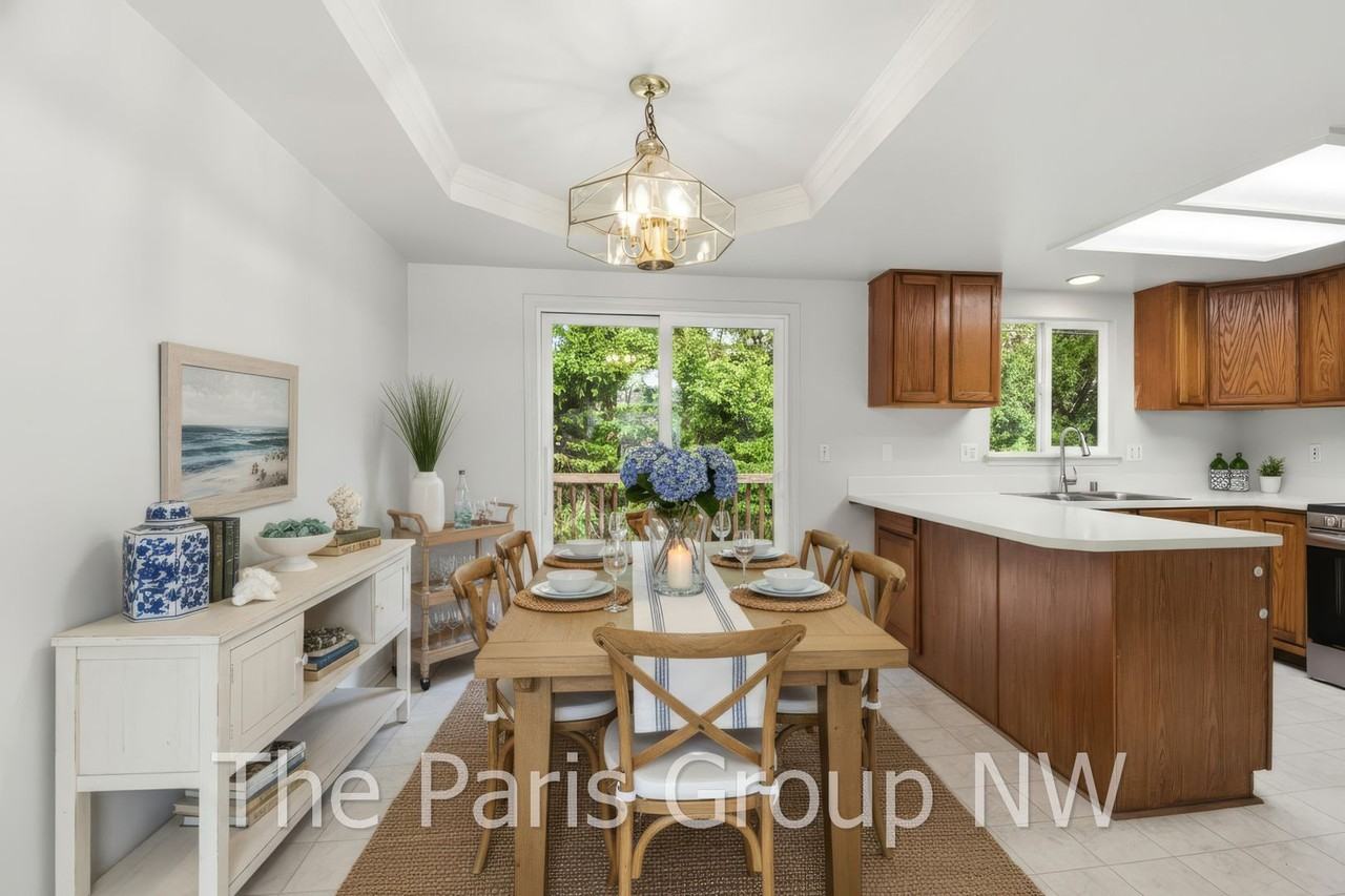 1219 Loves Hill Dr - Photo 2 of 33