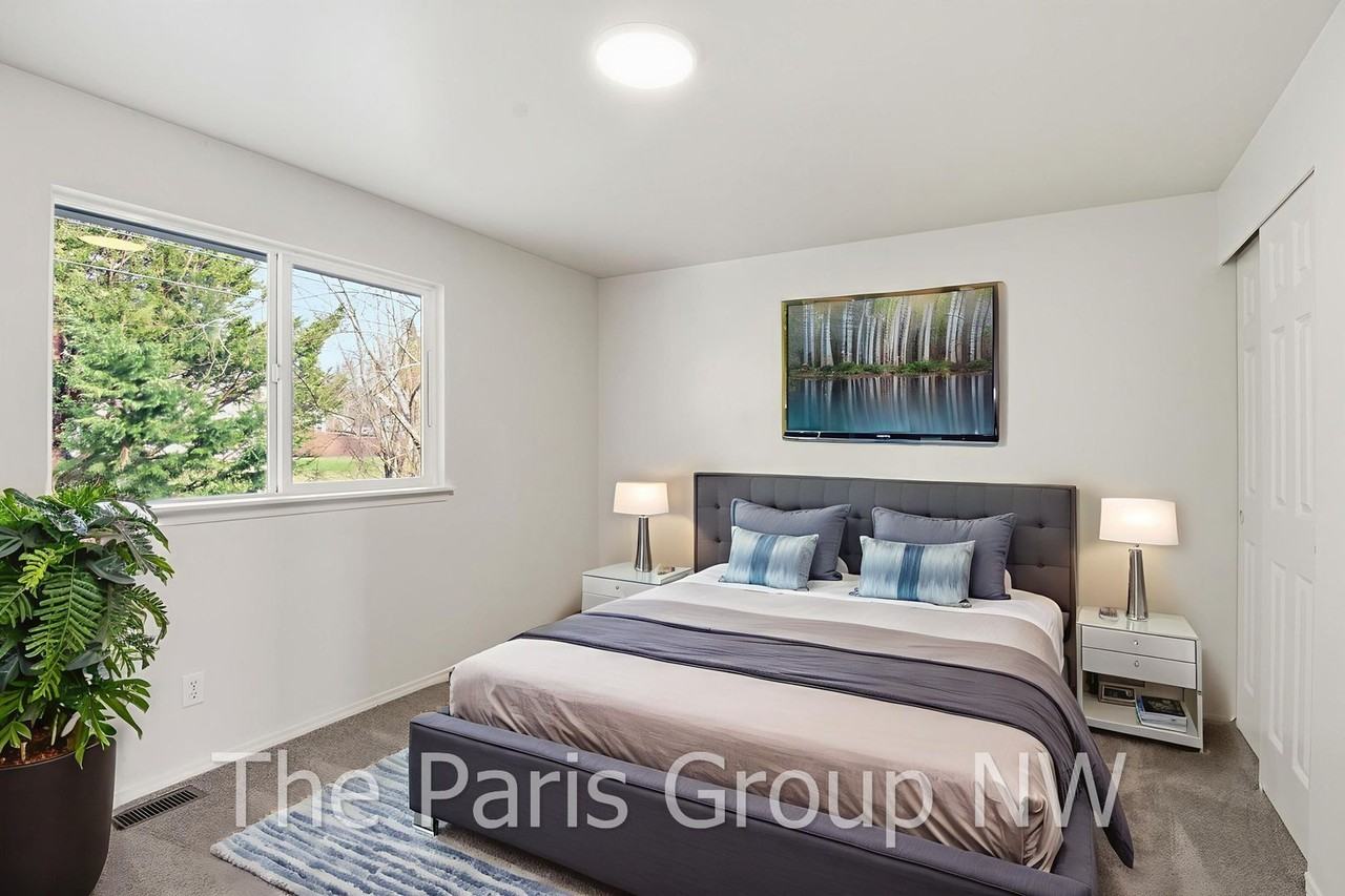 1219 Loves Hill Dr - Photo 4 of 33