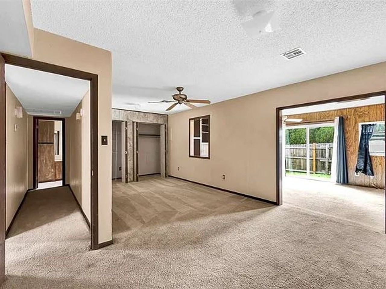 1104 Nw 52nd Cir - Photo 6 of 8