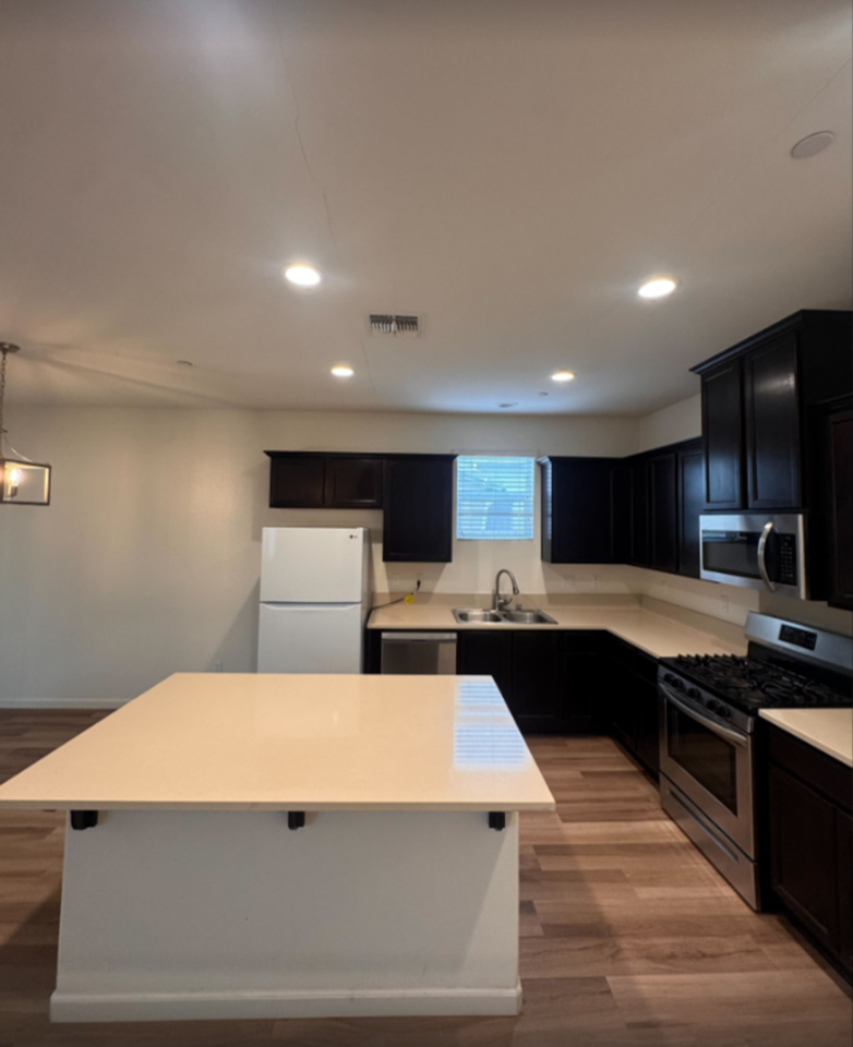 5829 Commonwealth Ave - Photo 5 of 20