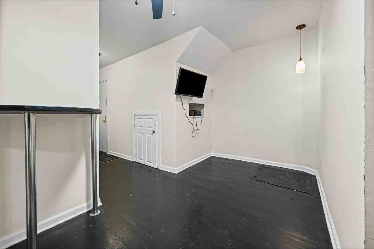 124 Beach 27th St - Photo 2 of 12