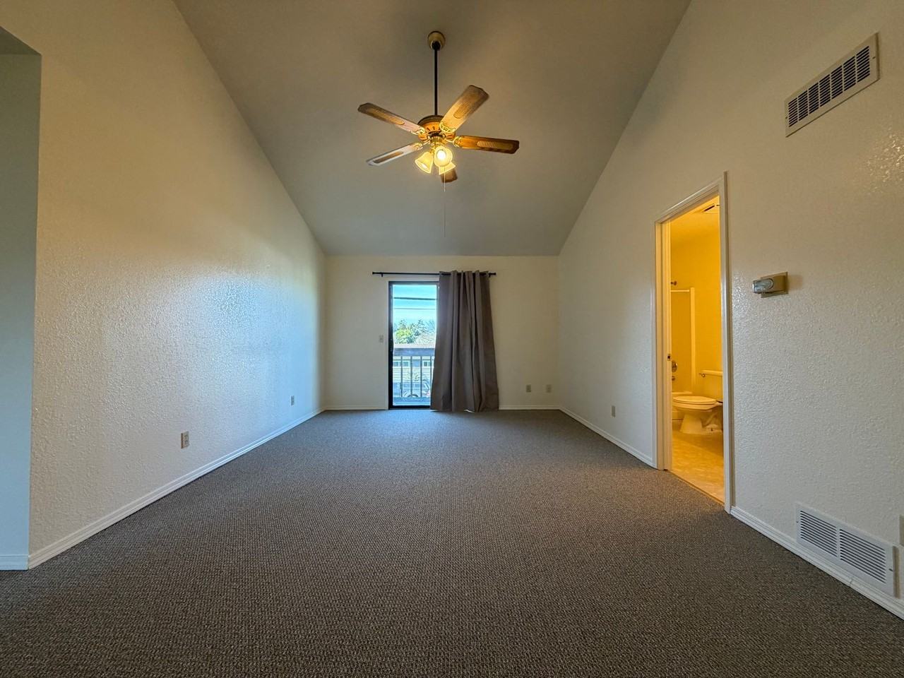 2304 Arbutus St - Photo 2 of 14