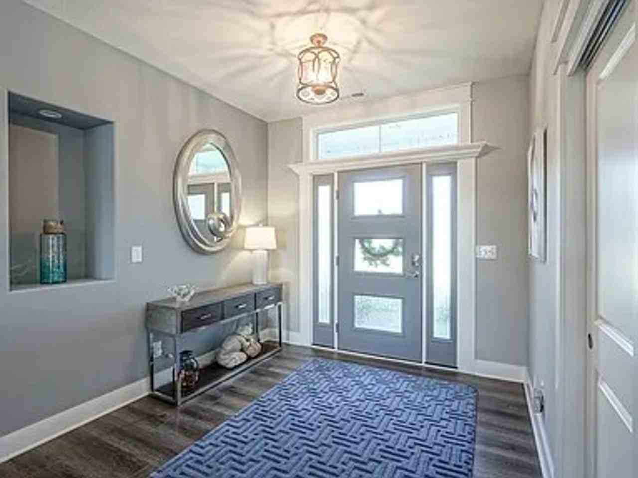 740 E Holland Dr - Photo 2 of 2