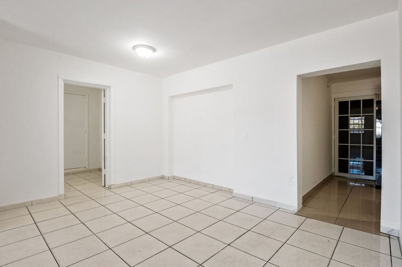 1531 Nw 34th Ave - Photo 6 of 21