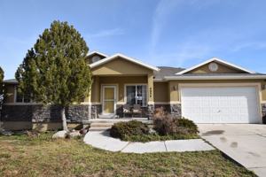 featured image of 4024 S Mountain Moon Dr