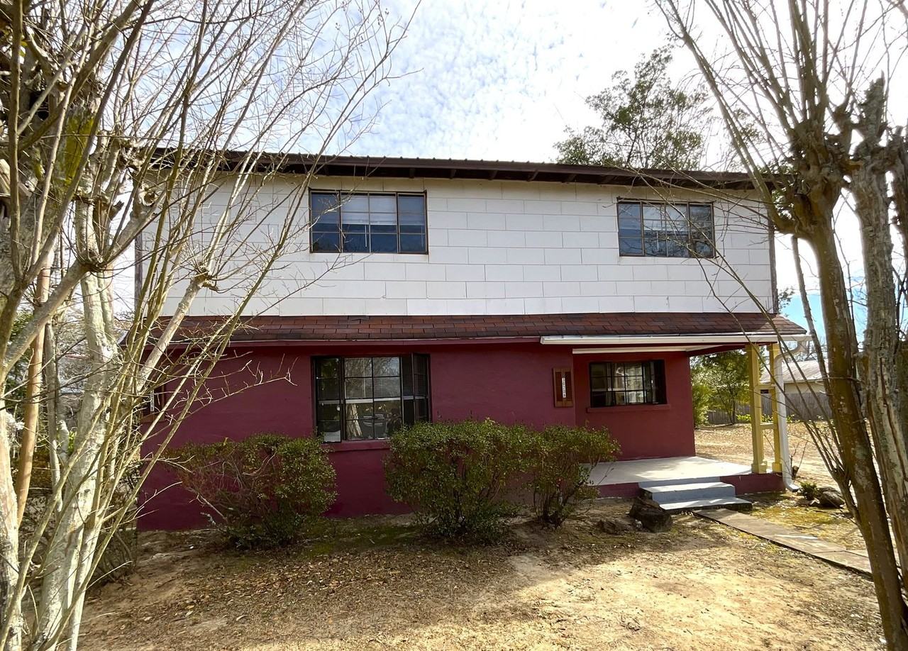 3020B 5th St - Photo 2 of 10