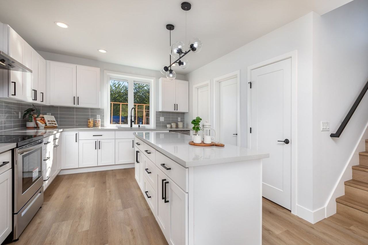 1133 Nw 61st St - Photo 5 of 20