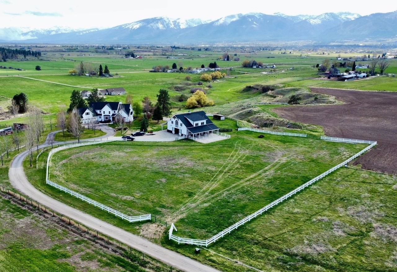 1183 Hard Rock Rd - Photo 3 of 25