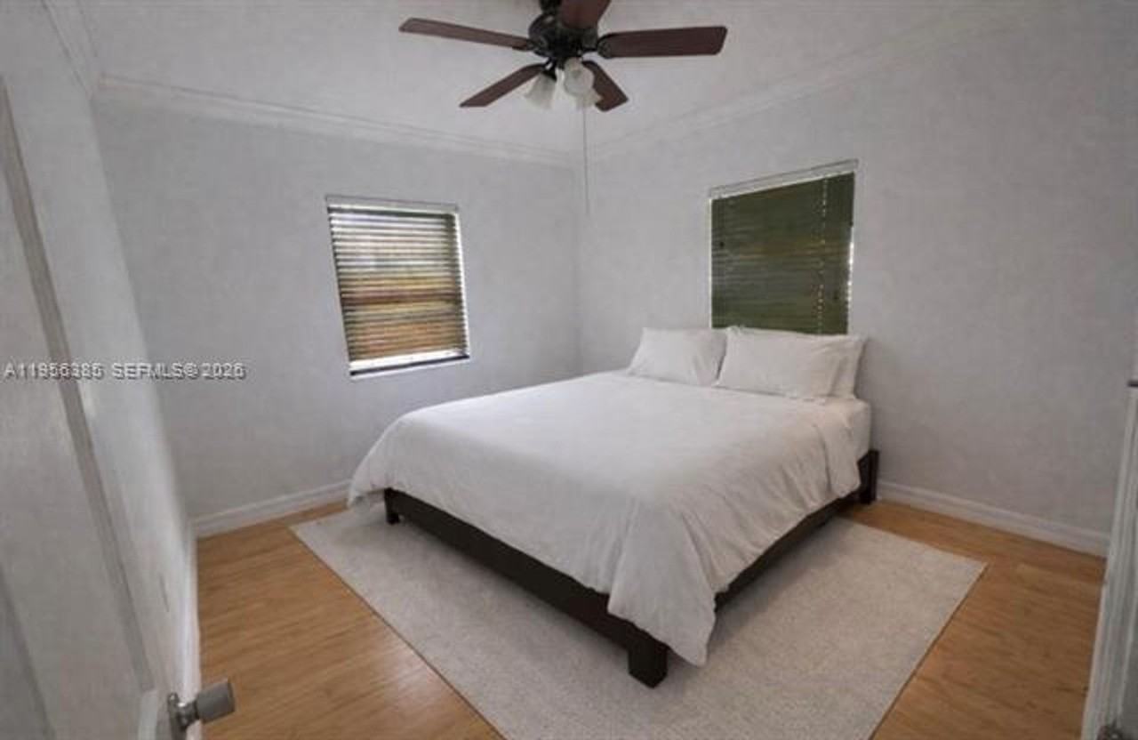 3614 Sw 58th Ave #0 - Photo 5 of 11