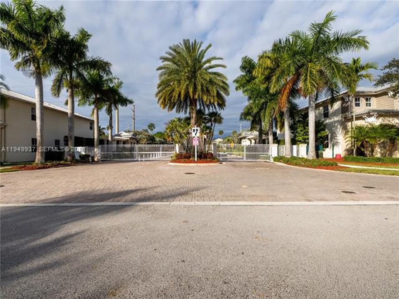 7010 Nw 106th Ave #0 - Photo 5 of 50