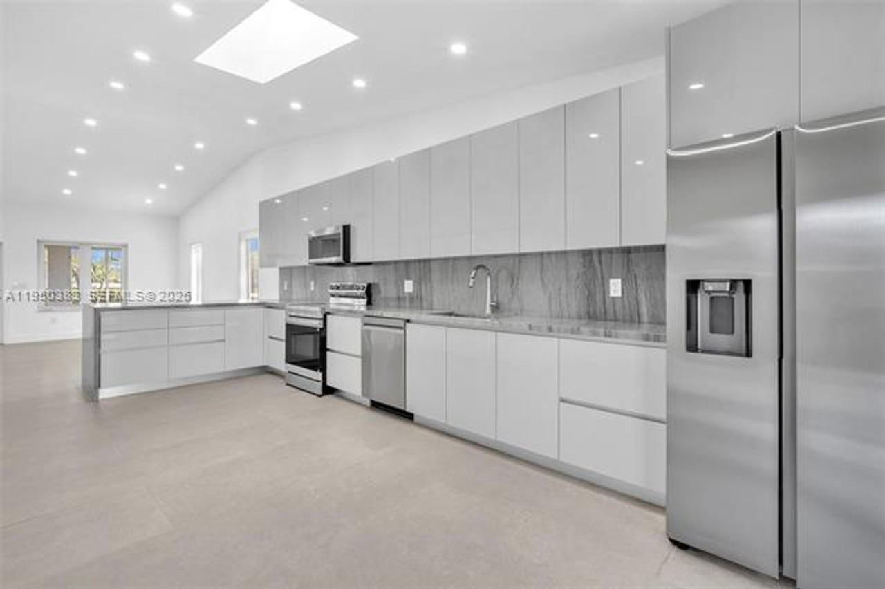 8394 8394 SW 148th Ave th 8394 - Photo 4 of 15