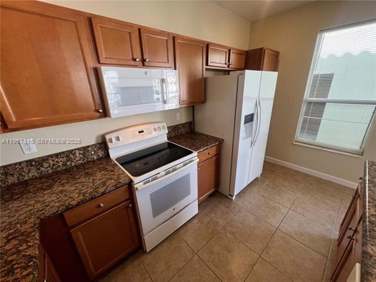 17065 17065 SW 93rd St th 17065 - Photo 7 of 34