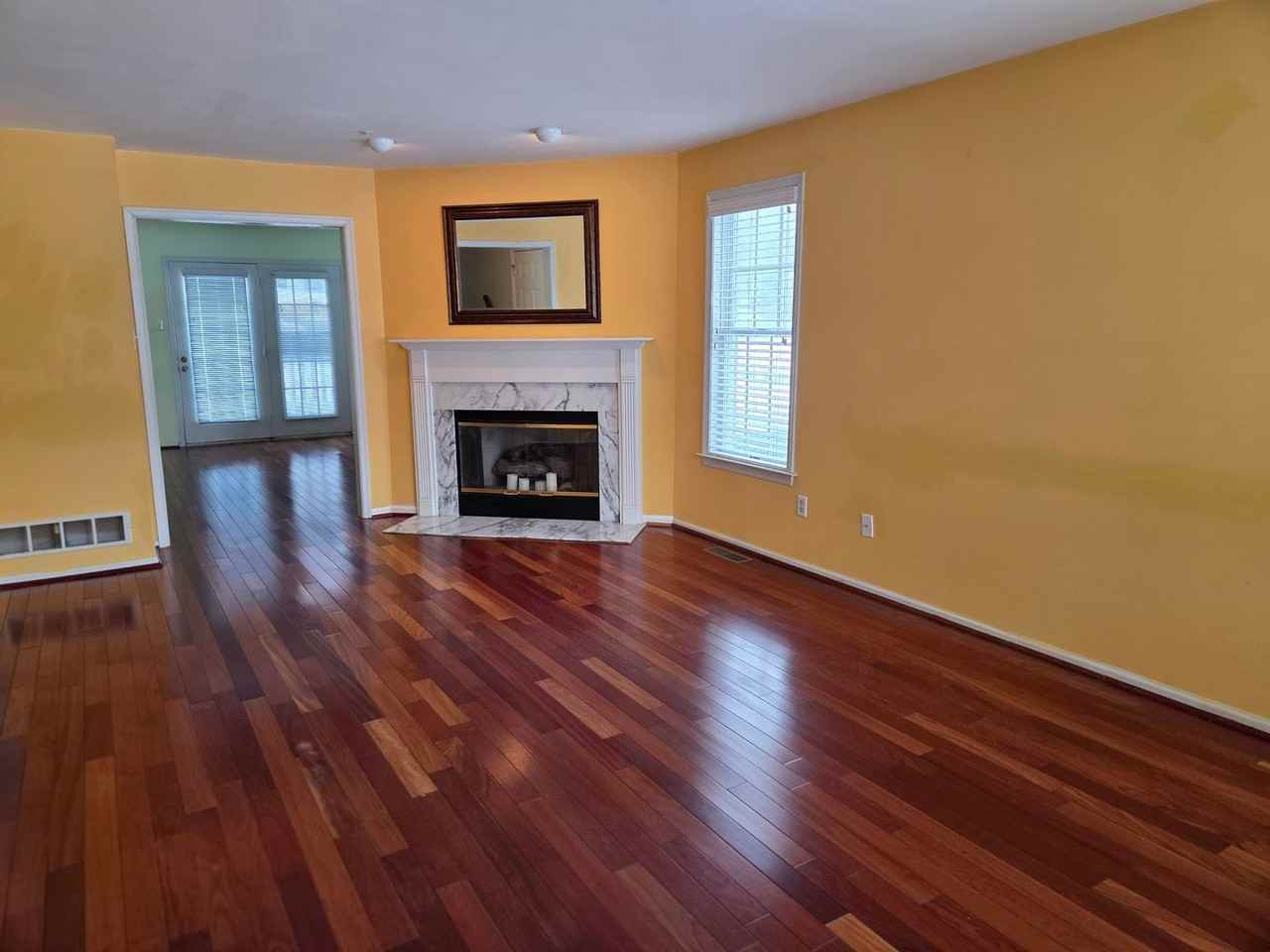 555 W Saxony Dr - Photo 4 of 27