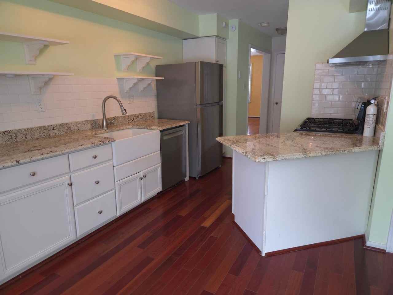 555 W Saxony Dr - Photo 7 of 27