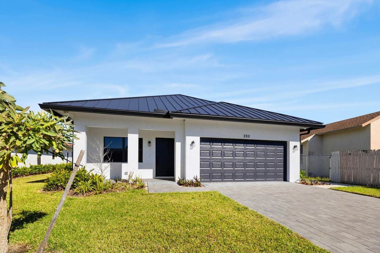 2311 Zeder Ave - Photo 2 of 39