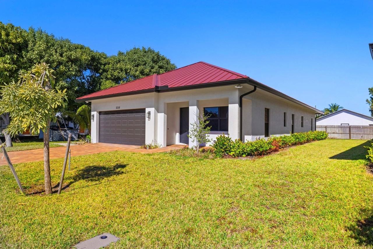 2315 Zeder Ave - Photo 2 of 38