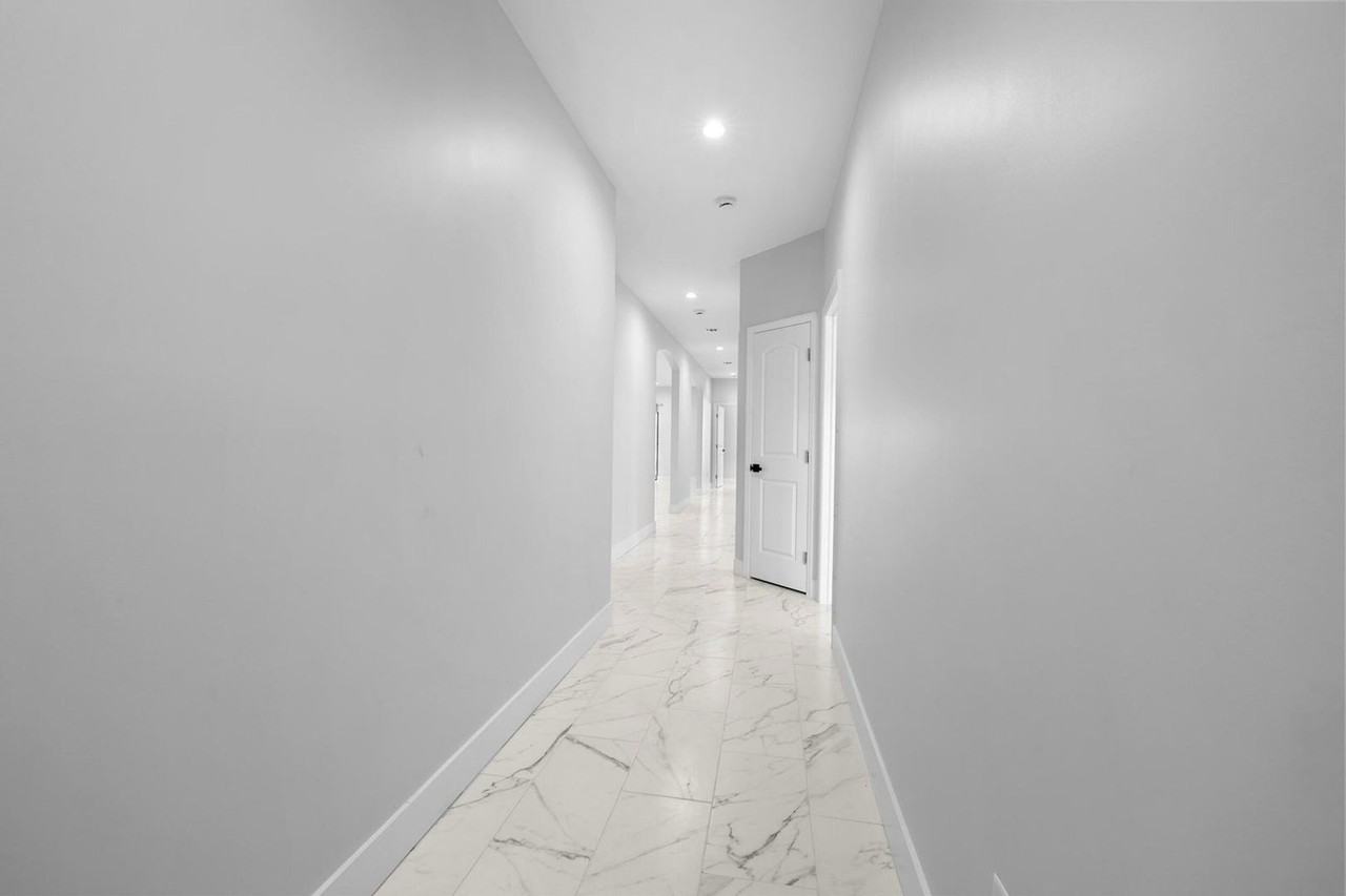 2315 Zeder Ave - Photo 5 of 38