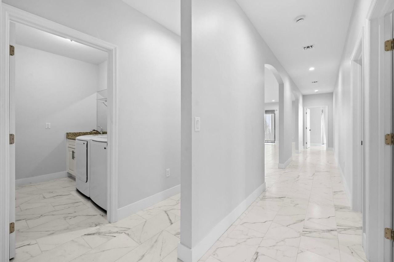 2315 Zeder Ave - Photo 6 of 38