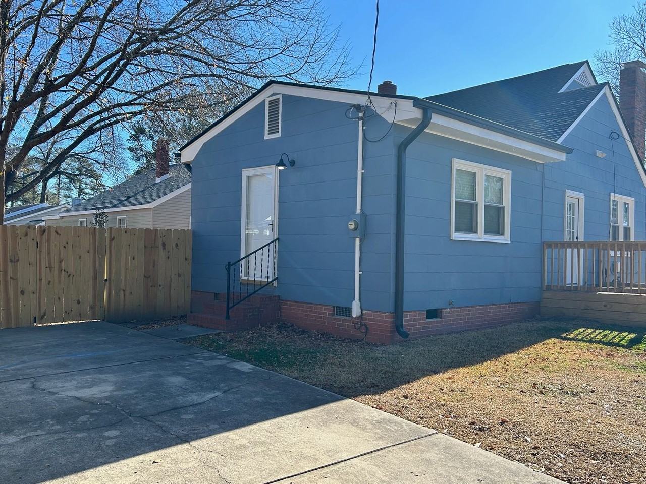 320 E 20th St - Photo 2 of 15