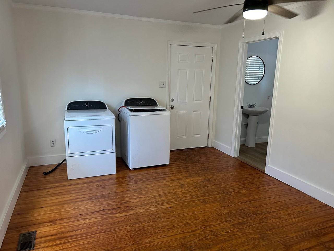 320 E 20th St - Photo 7 of 15