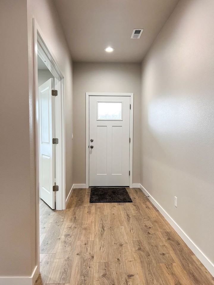 284 S 7th St - Photo 6 of 23